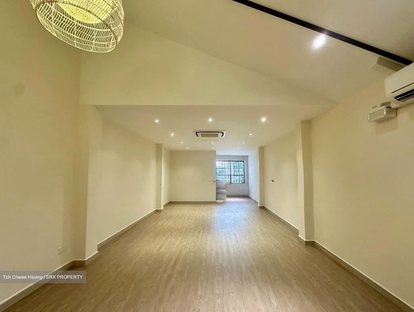 Joo Chiat Road (D15), Shop House #555024111